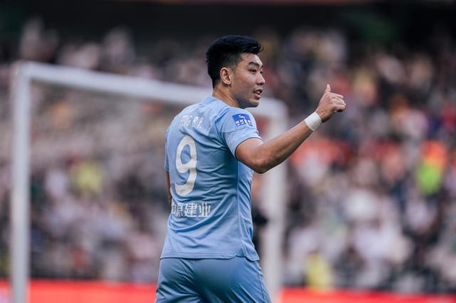 开云最新登录地址-【中超】冯伯元裴帅建功皮纳踩踏直红 深足1比1河南