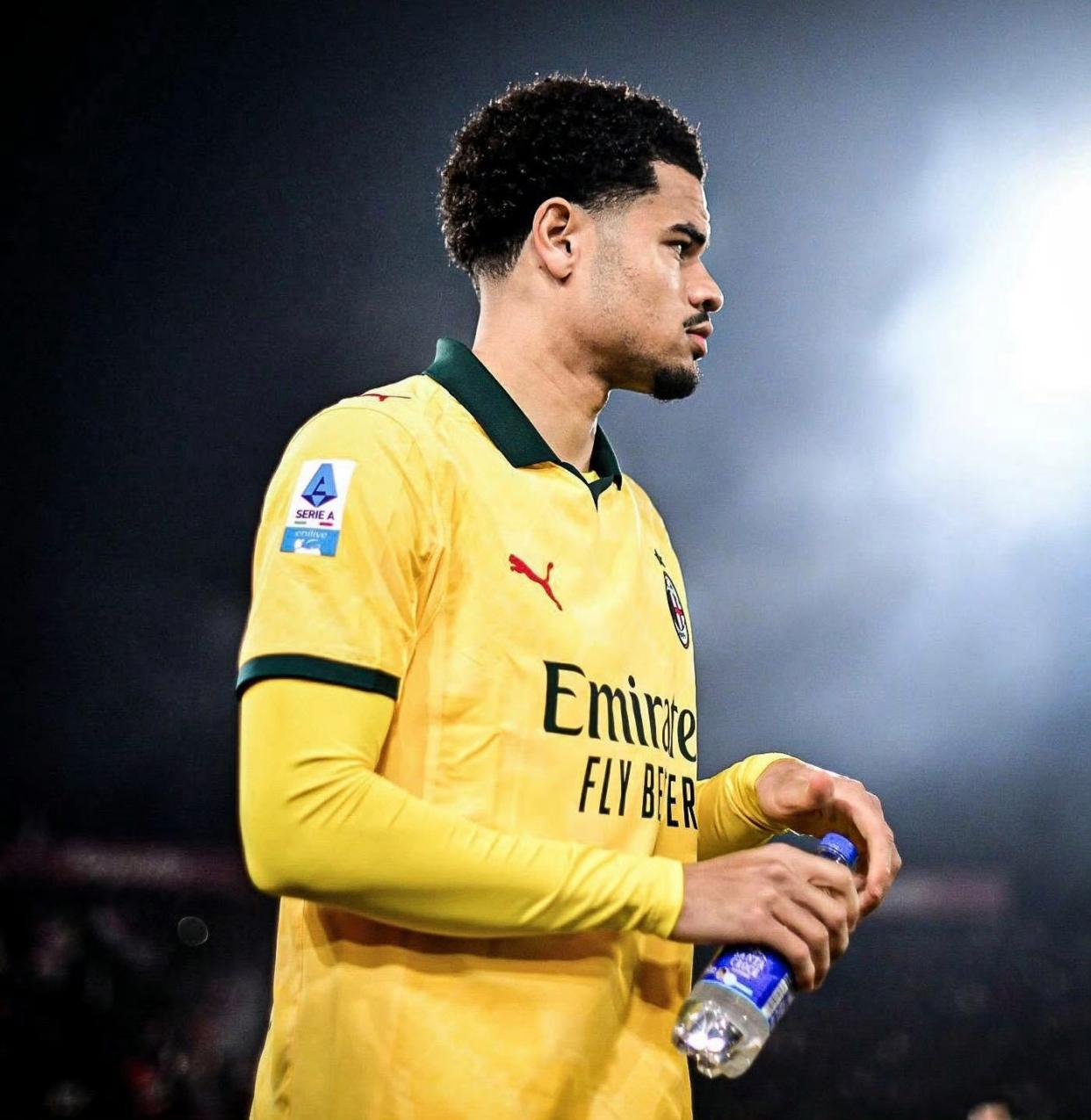 开云体育入口-又一个巴尔泰萨吉？米兰21岁右翼卫进步明显，成萨56合格轮换