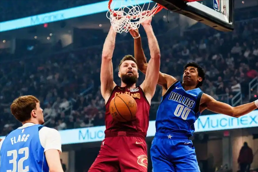 开云注册平台-首秀24+8+6记三分！“黑八”功臣&amp;amp;6400万先生，哈登超级帮手来了